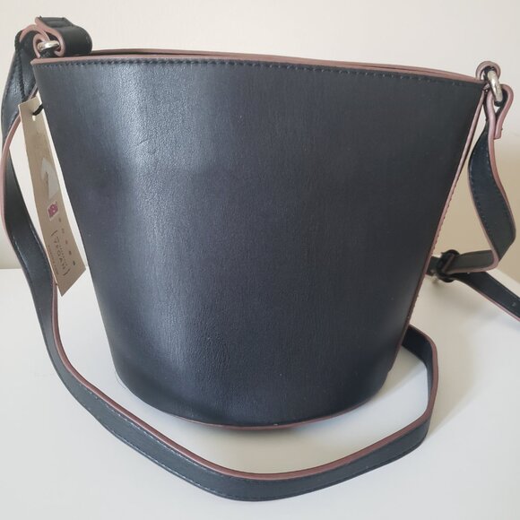 Pinkstix NWT Black Woven Bucket Bag – Vegan Shoulder Purse - Picture 5 of 16